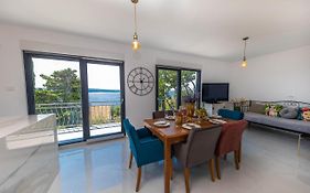 Gloria Luxury Suite Apartment